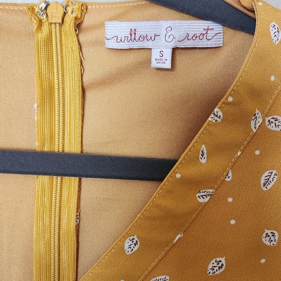 Yellow Floral Button-Down Dress - Picture 4 of 4